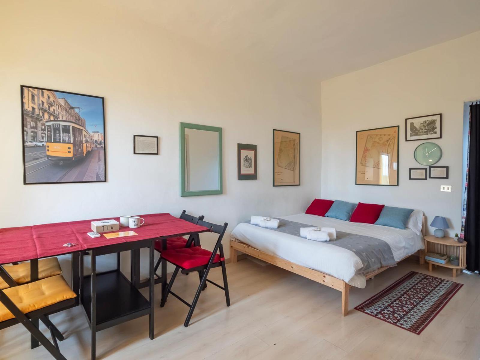 Xenia Apartments - Luminous Studio At Navigli Tram Theme Milan Bagian luar foto